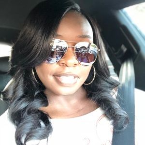 Meet your Posher, Crystal